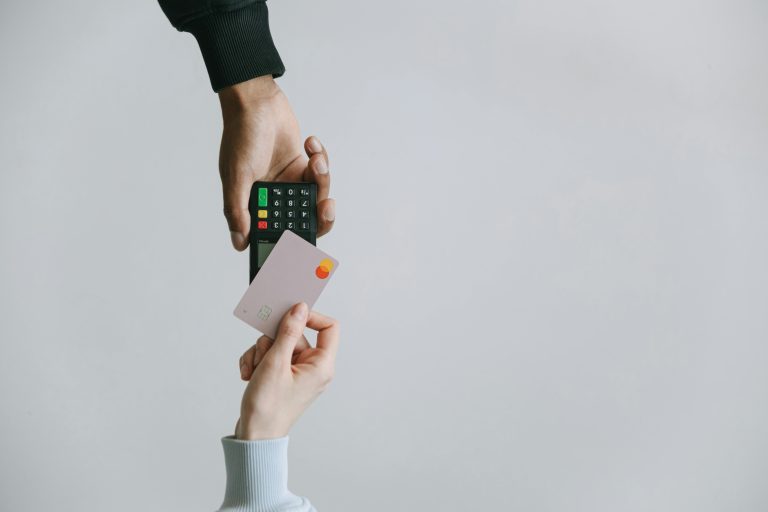 Teknologi E-commerce 2025